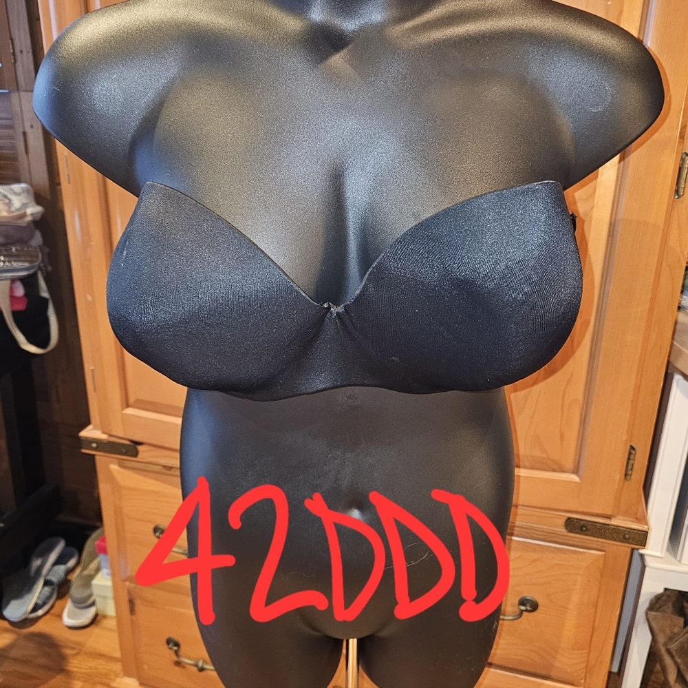 Black Strapless Bra 42DDD